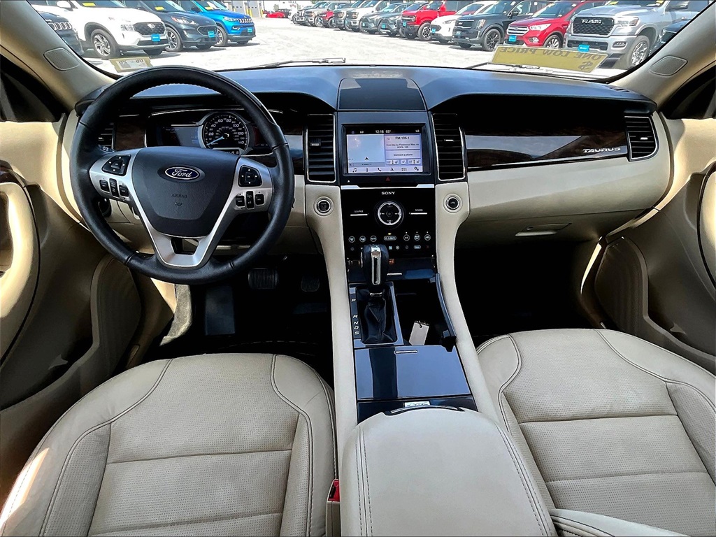 2018 Ford Taurus Limited - Photo 21
