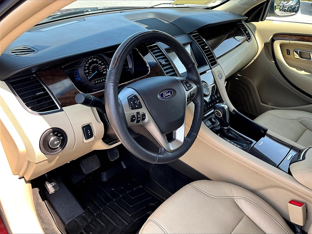 2018 Ford Taurus Limited - Photo 8