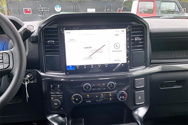 2025 Ford F-150 STX - Photo 8