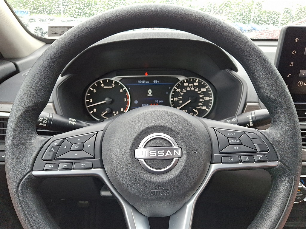 2025 Nissan Altima 2.5 SV - Photo 15