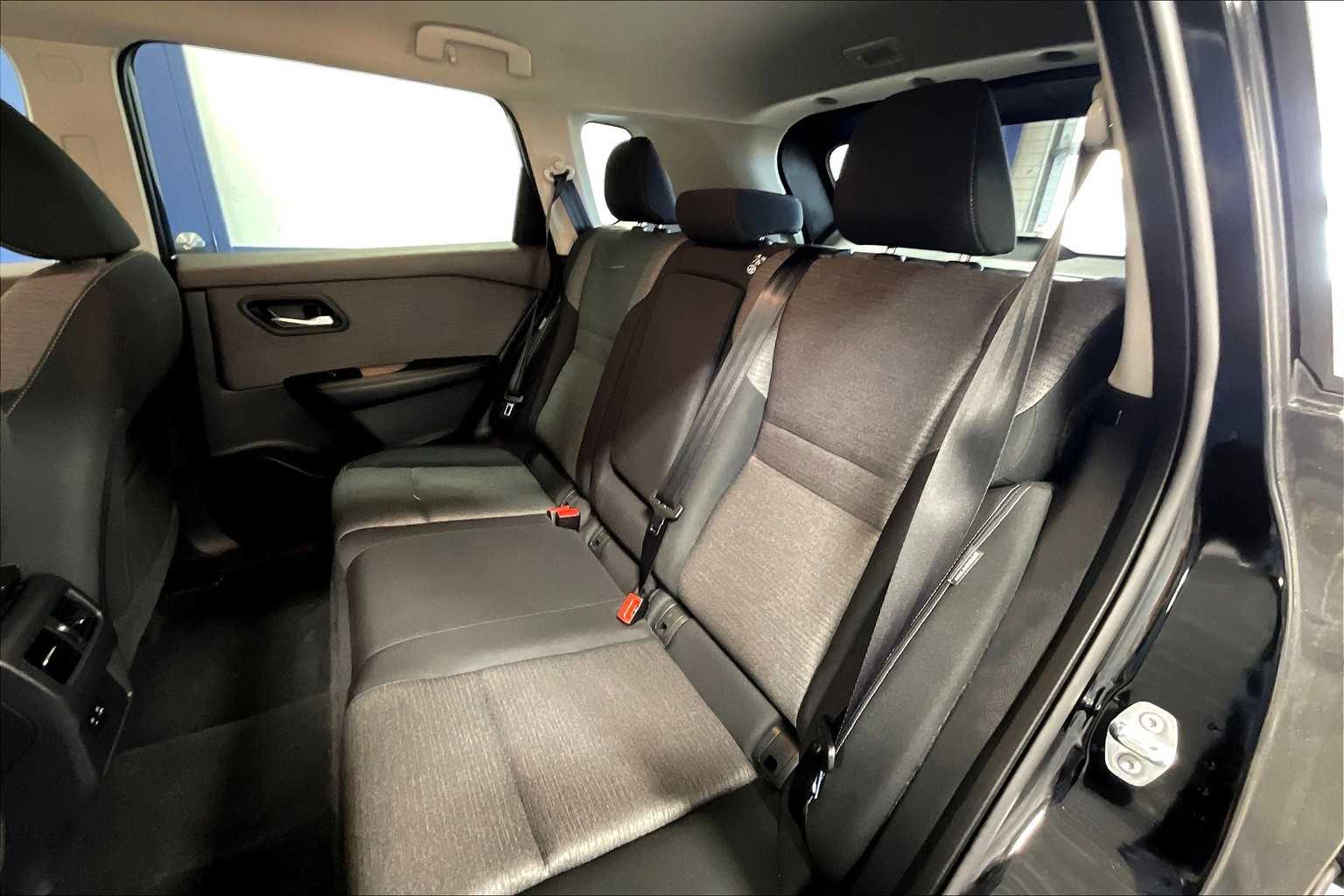 2021 Nissan Rogue SV - Photo 15