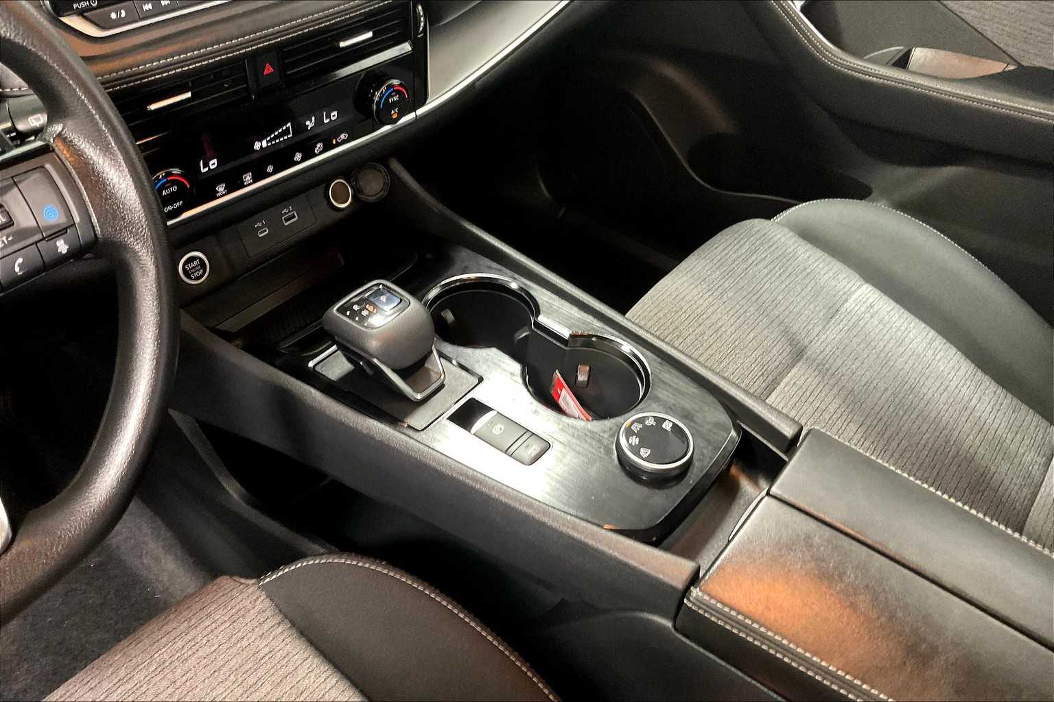 2021 Nissan Rogue SV - Photo 20