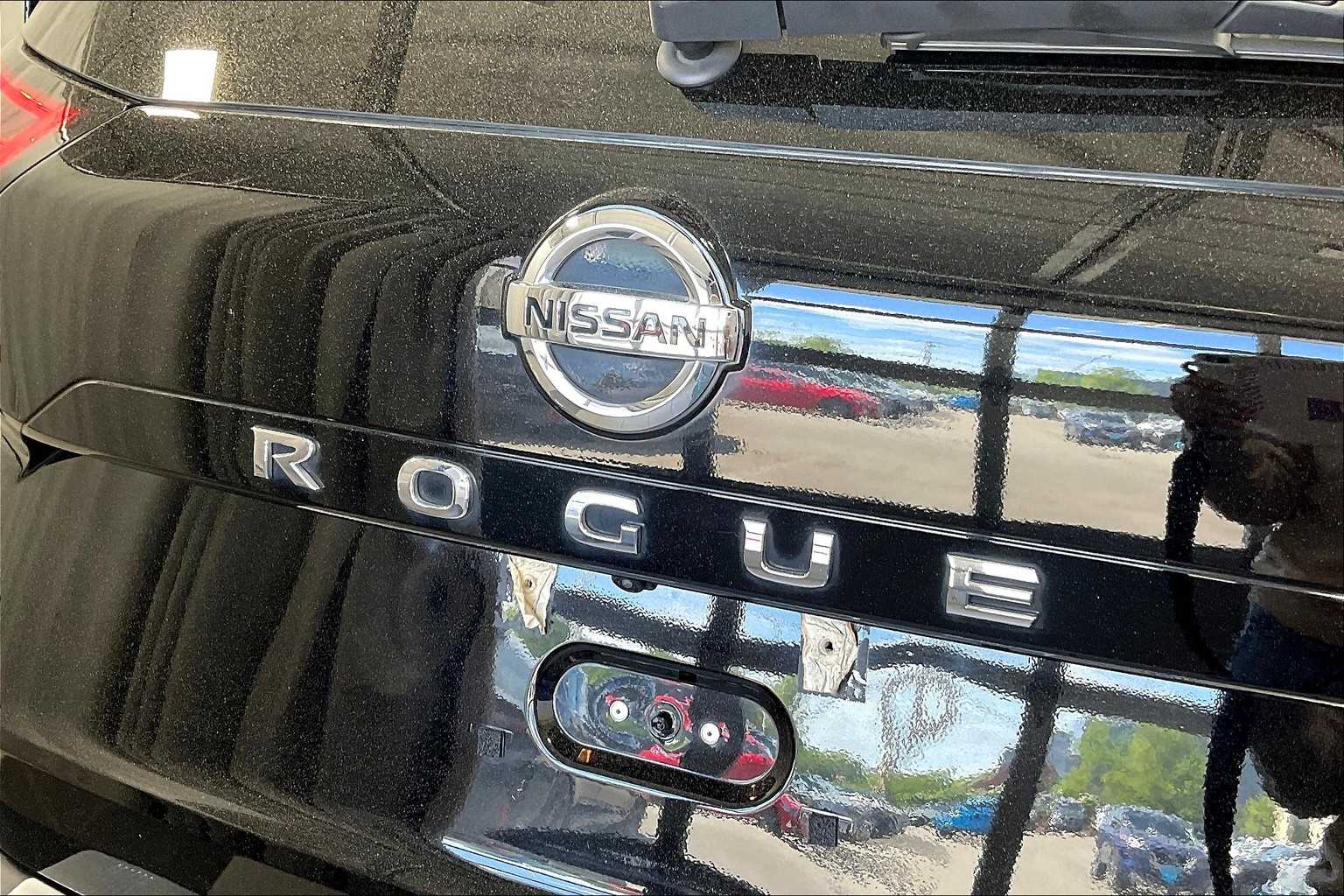 2021 Nissan Rogue SV - Photo 28