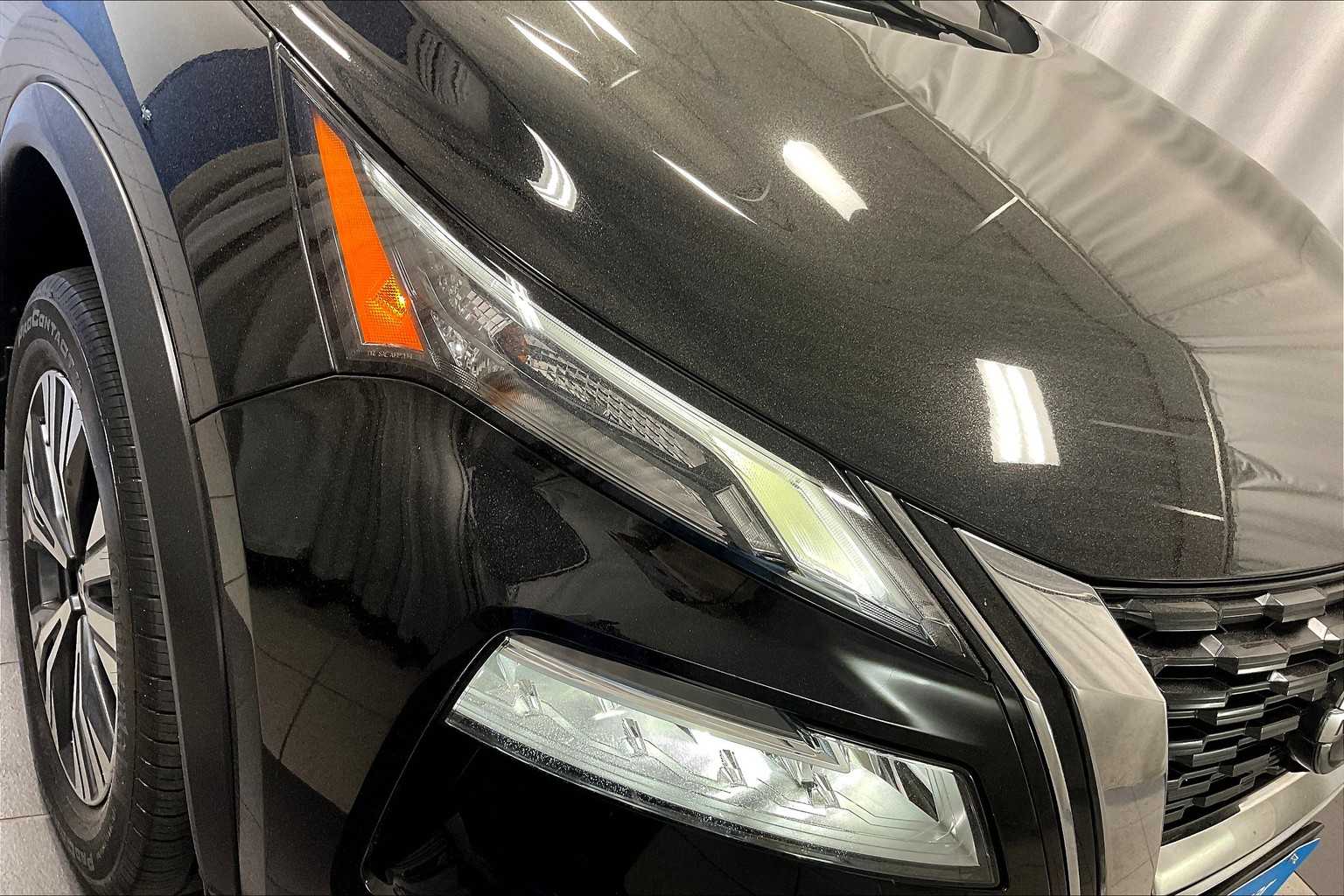 2021 Nissan Rogue SV - Photo 32