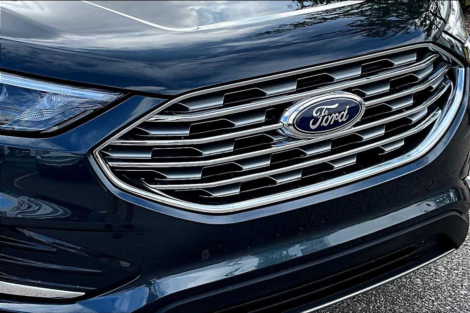 2024 Ford Edge Titanium - Photo 25