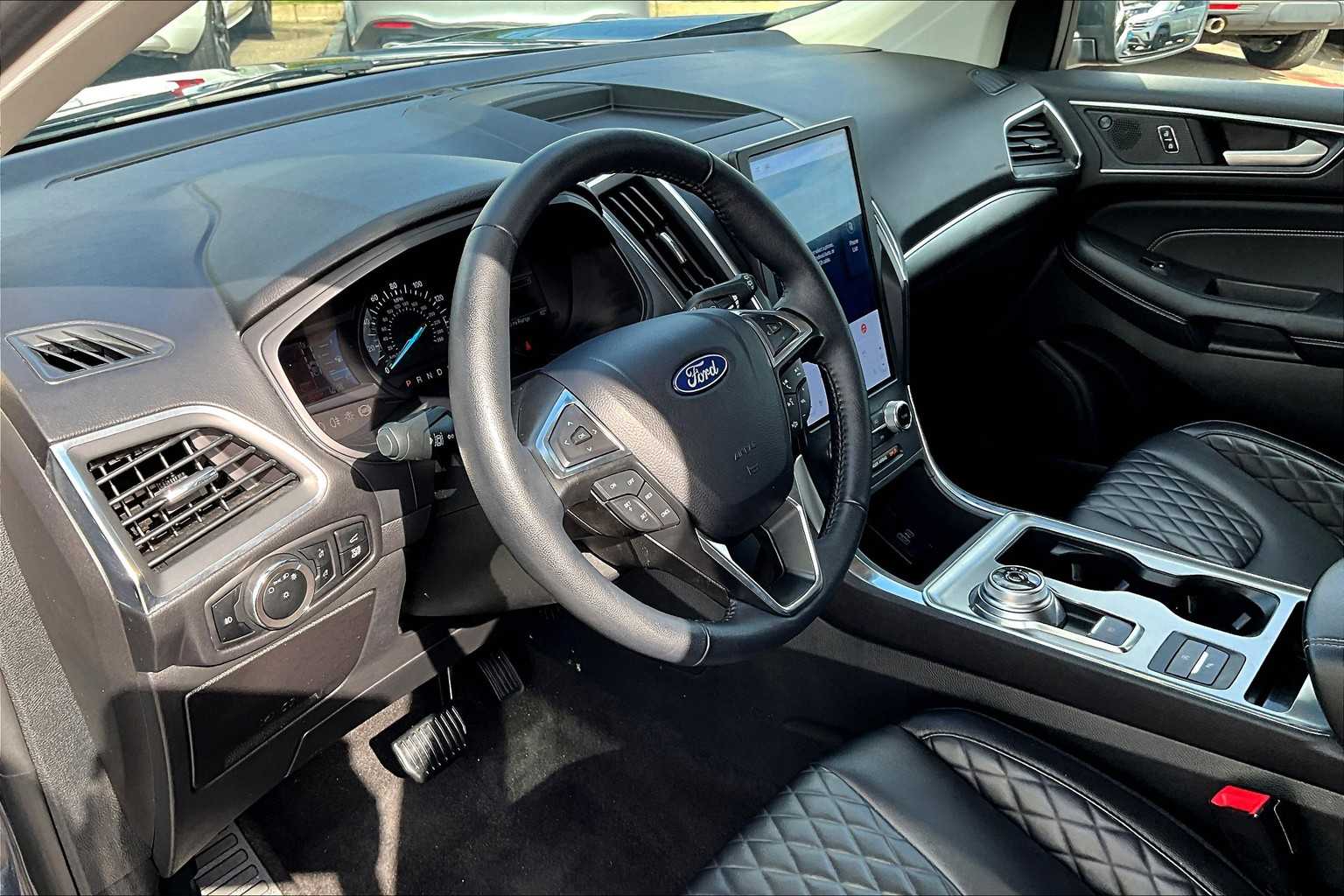 2024 Ford Edge Titanium - Photo 7