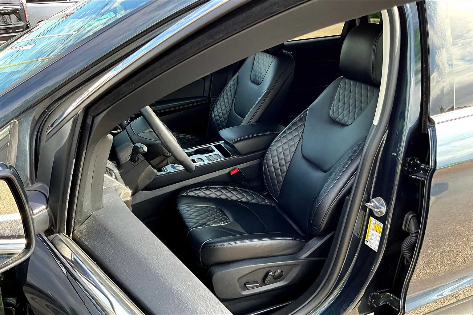 2024 Ford Edge Titanium - Photo 9