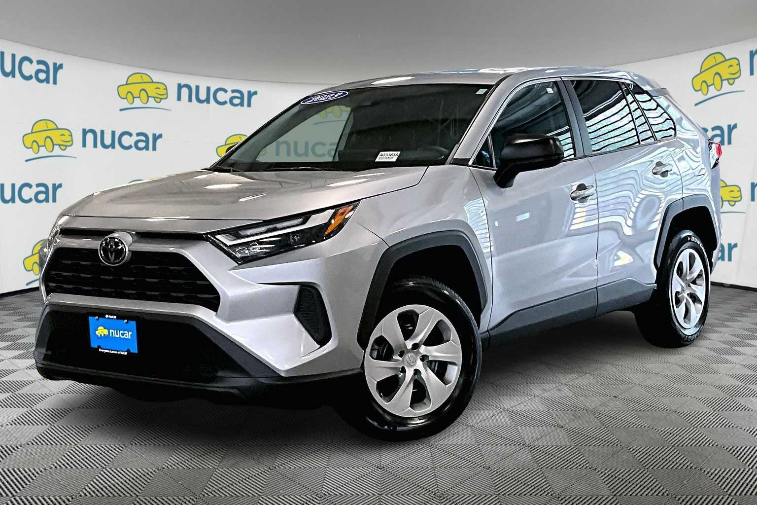 2023 Toyota RAV4 LE - Photo 3