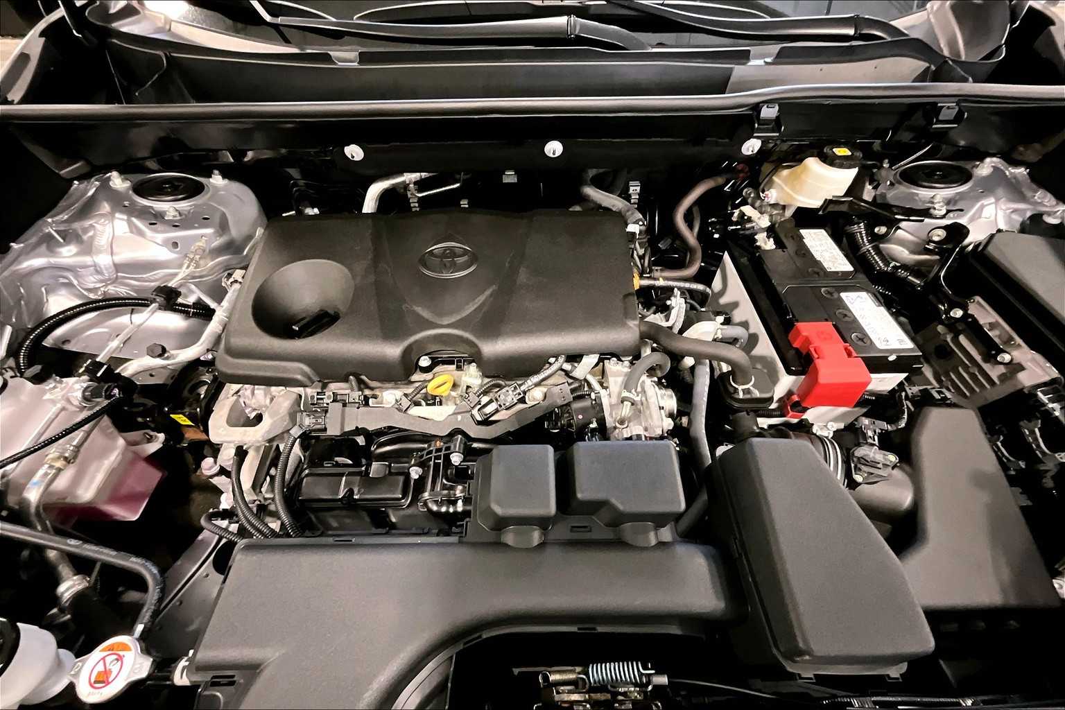2023 Toyota RAV4 LE - Photo 31