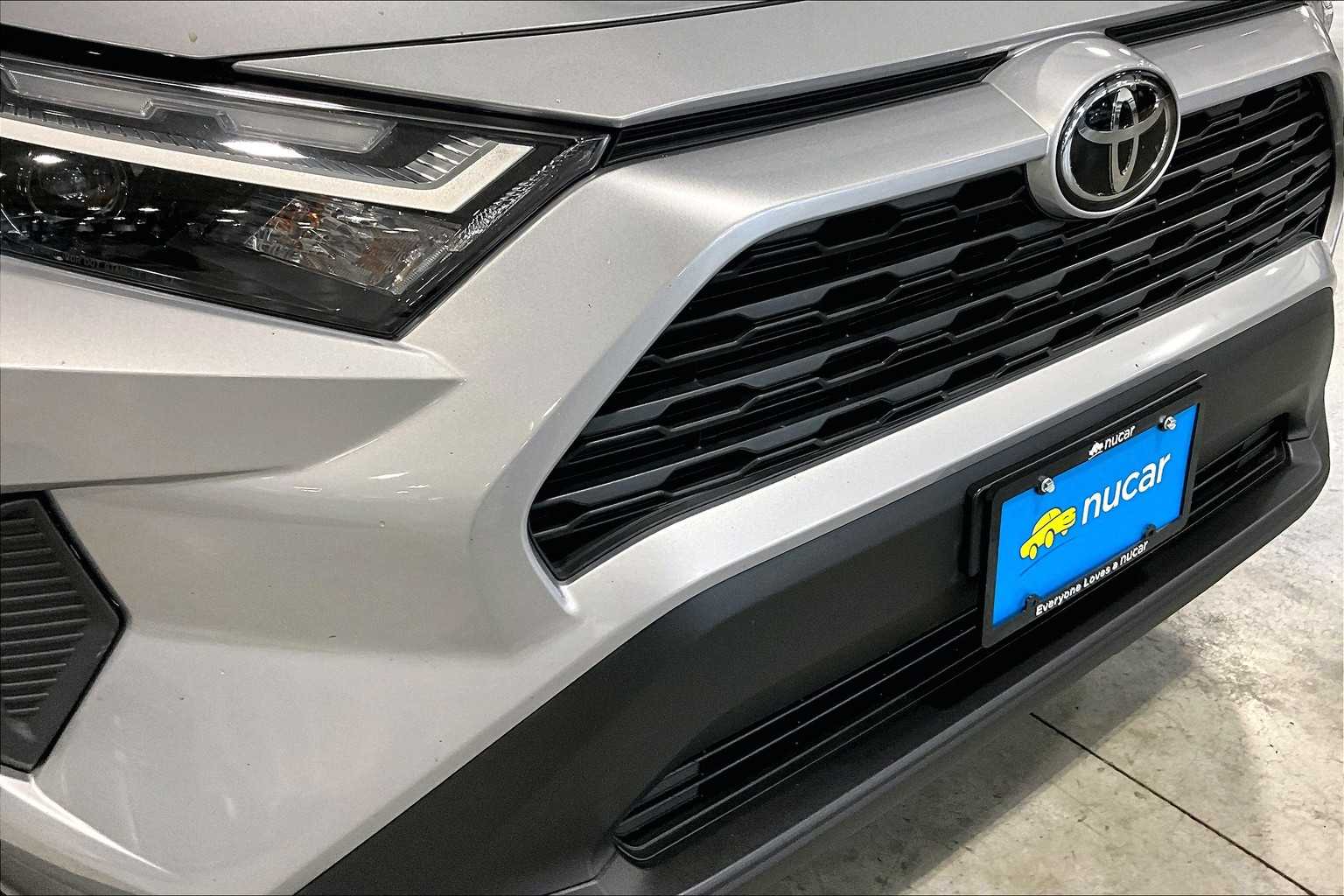 2023 Toyota RAV4 LE - Photo 33