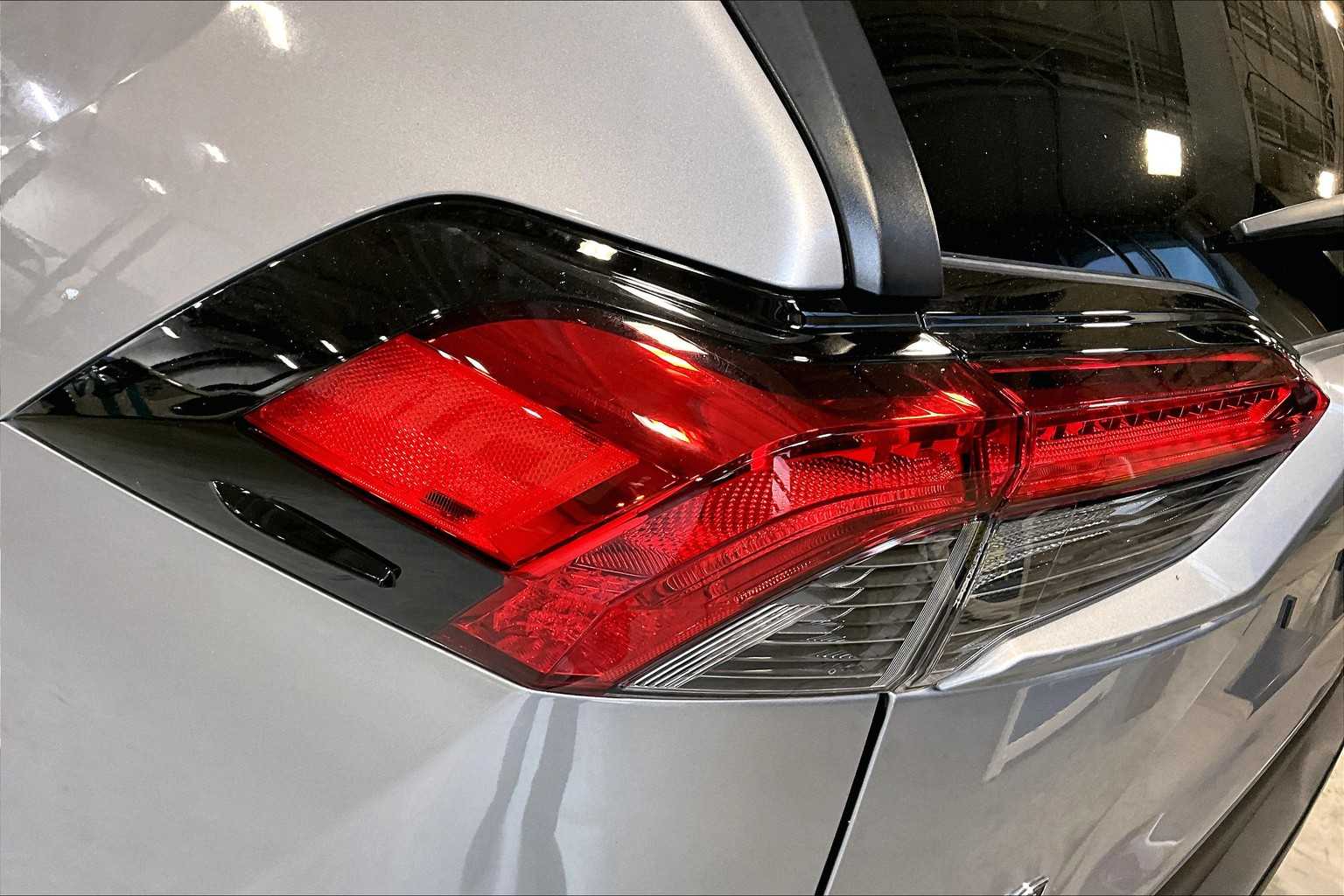 2023 Toyota RAV4 LE - Photo 35