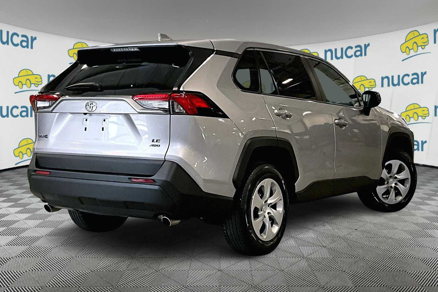 2023 Toyota RAV4 LE - Photo 6