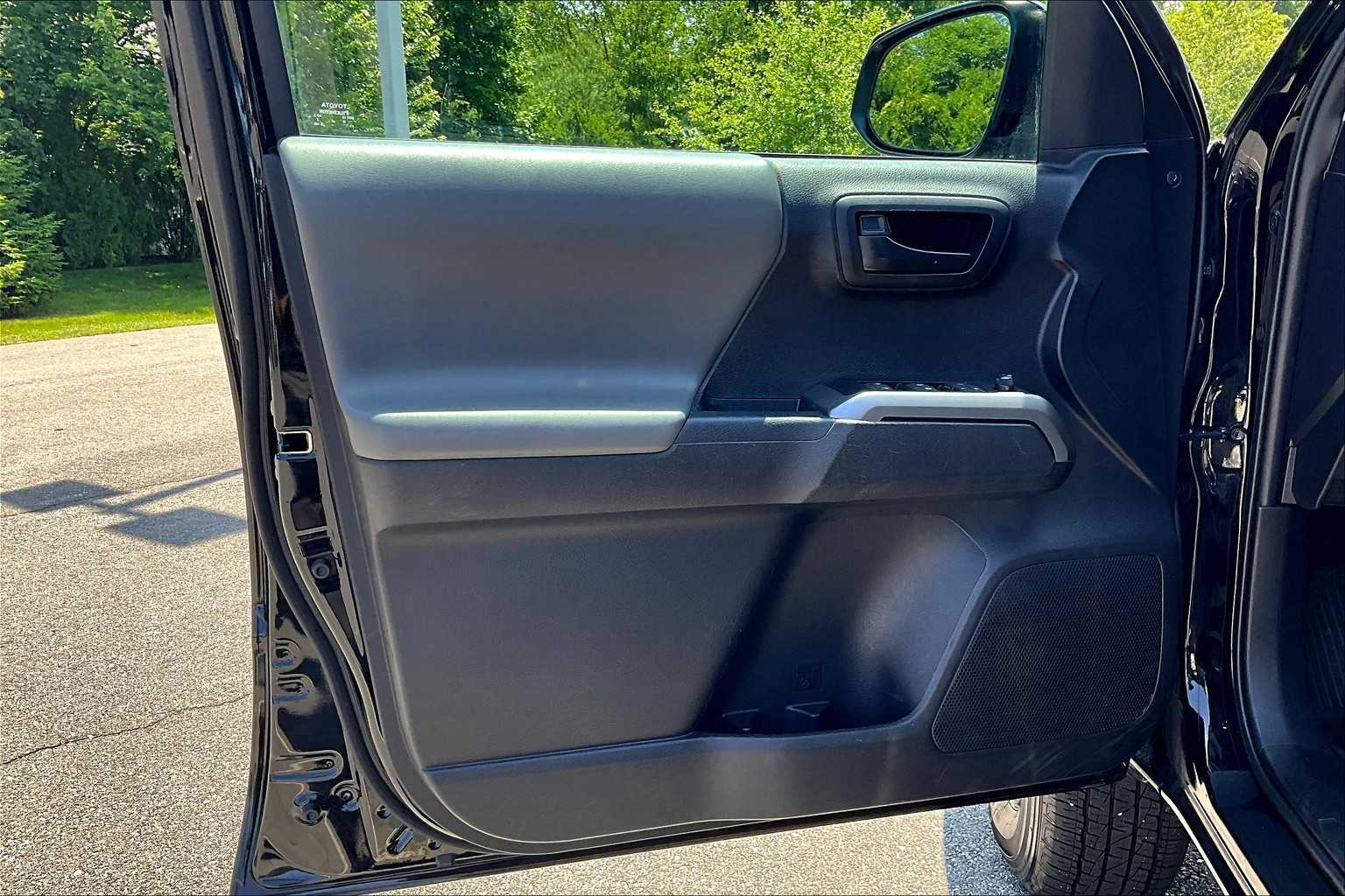 2023 Toyota Tacoma SR5 - Photo 9