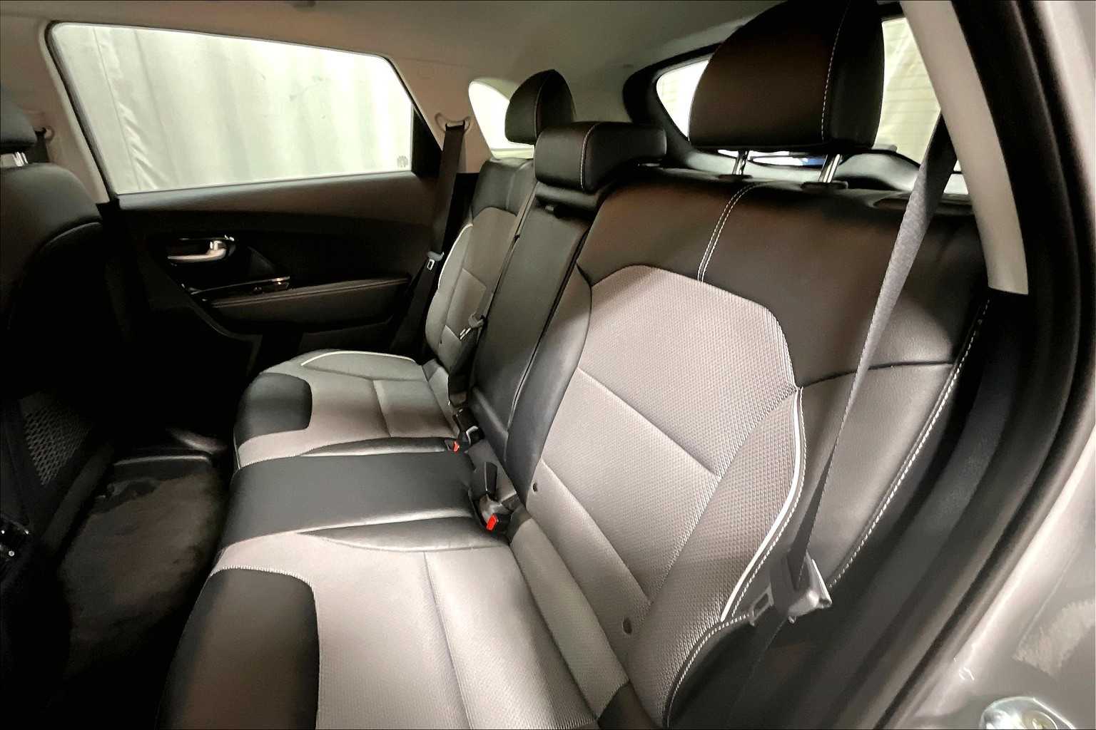 2022 Kia Niro EV EX - Photo 15
