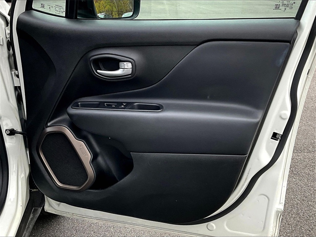 2023 Jeep Renegade  - Photo 12
