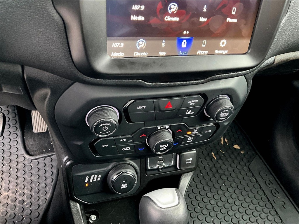 2023 Jeep Renegade  - Photo 25