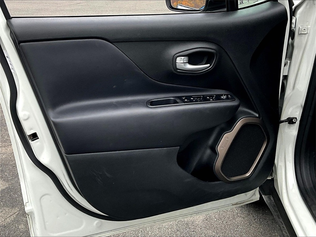2023 Jeep Renegade  - Photo 9