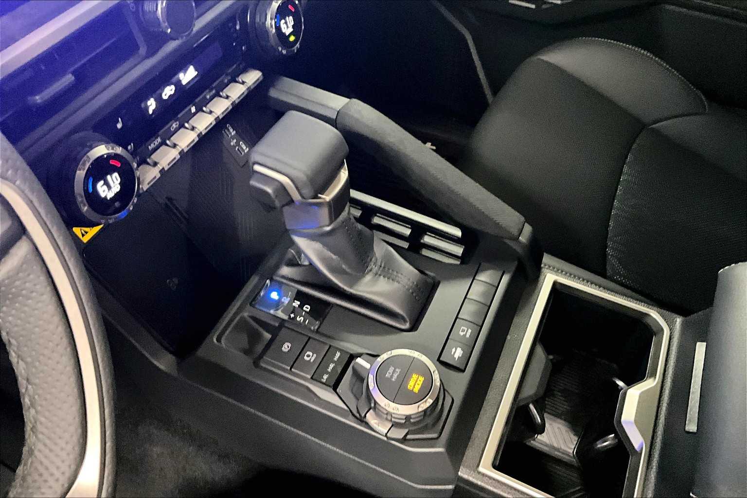 2025 Toyota Tacoma Limited Hybrid - Photo 14