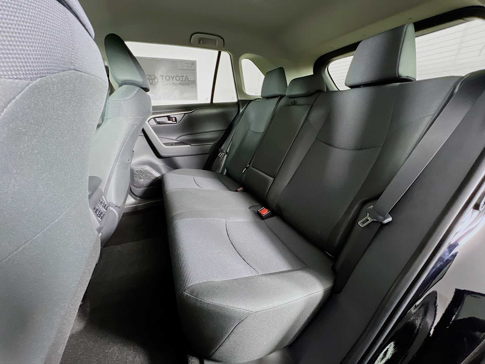 2025 Toyota RAV4 LE - Photo 13