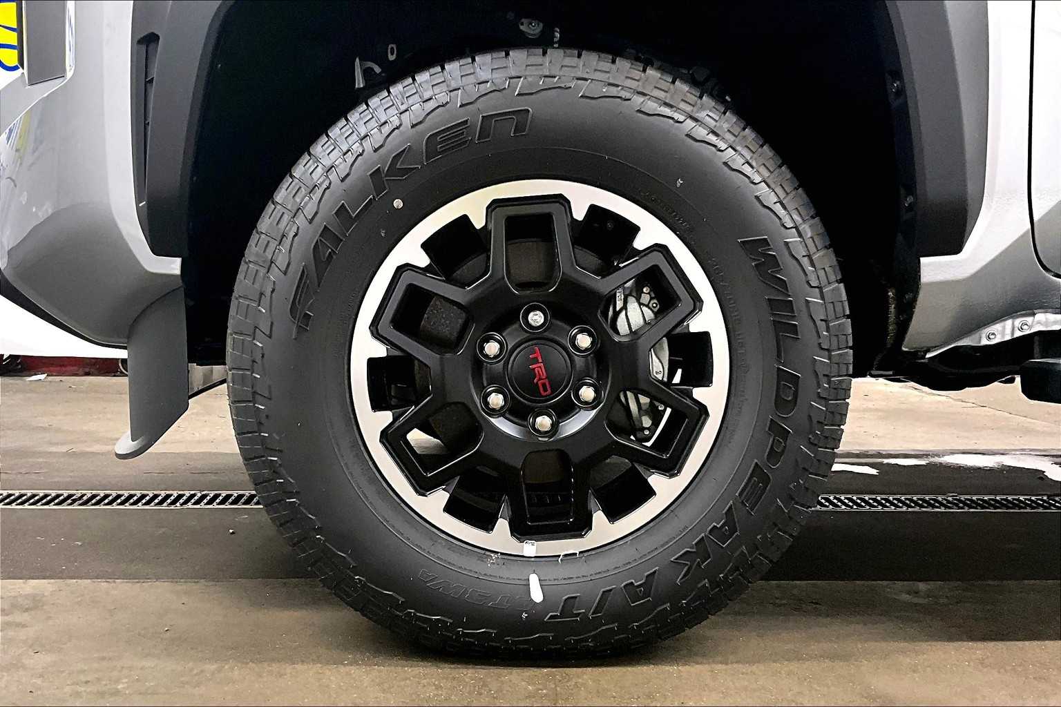 2025 Toyota Tacoma TRD Off Road Hybrid - Photo 8