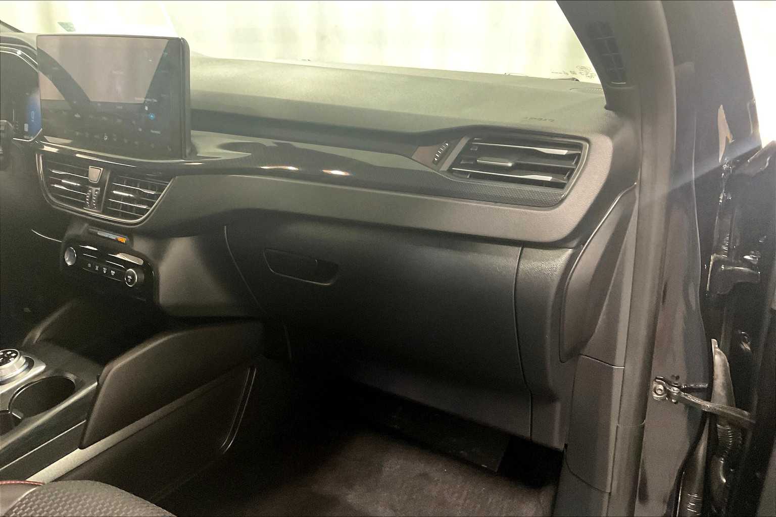 2024 Ford Escape ST-Line Select - Photo 13