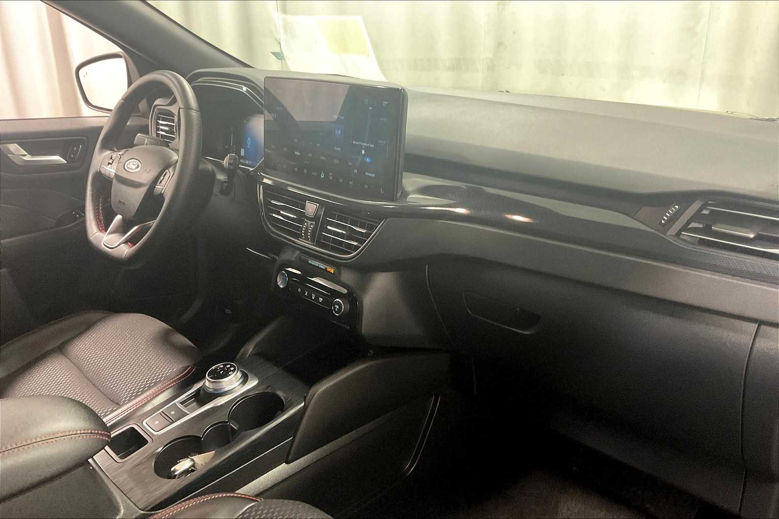 2024 Ford Escape ST-Line Select - Photo 14