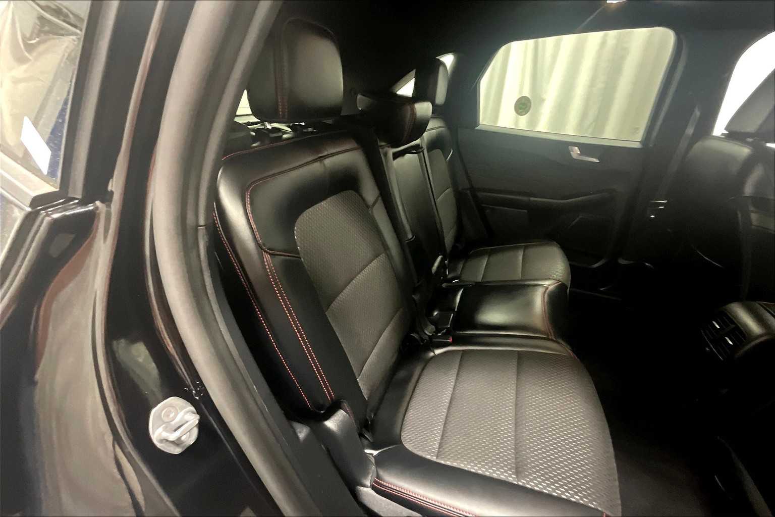 2024 Ford Escape ST-Line Select - Photo 16