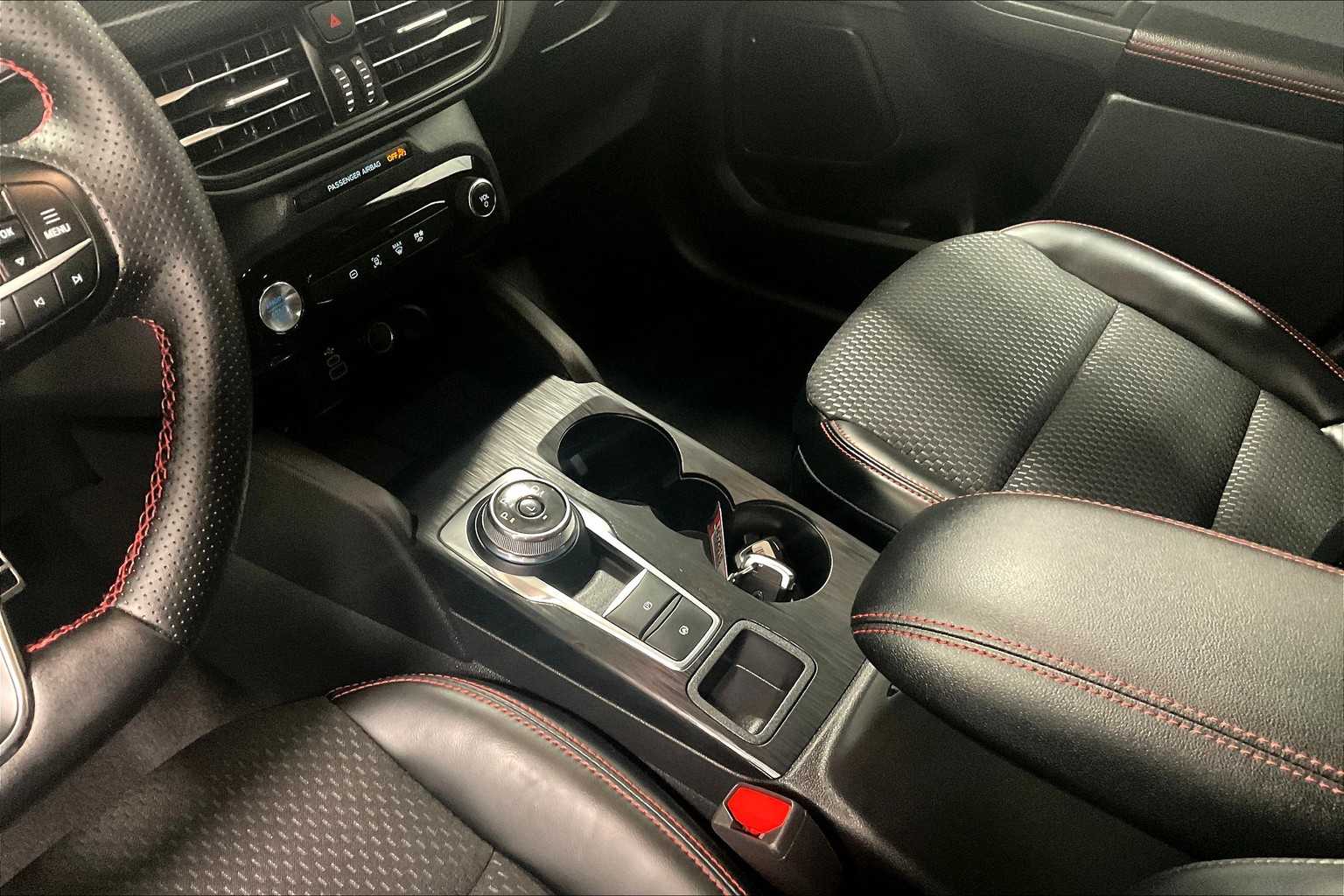 2024 Ford Escape ST-Line Select - Photo 20
