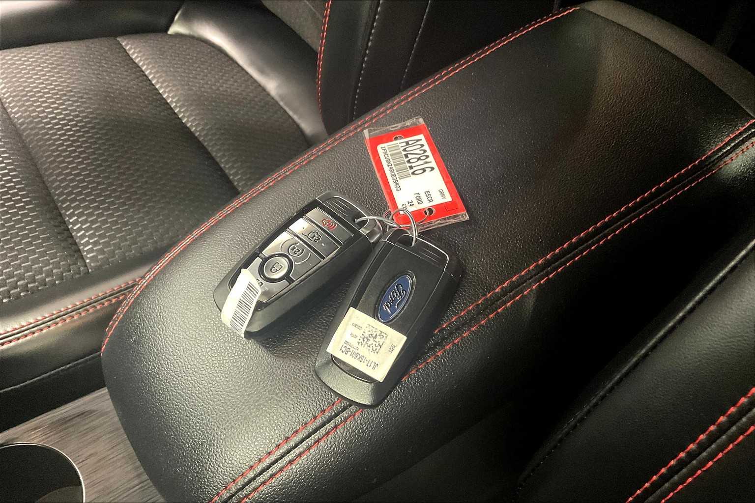 2024 Ford Escape ST-Line Select - Photo 29