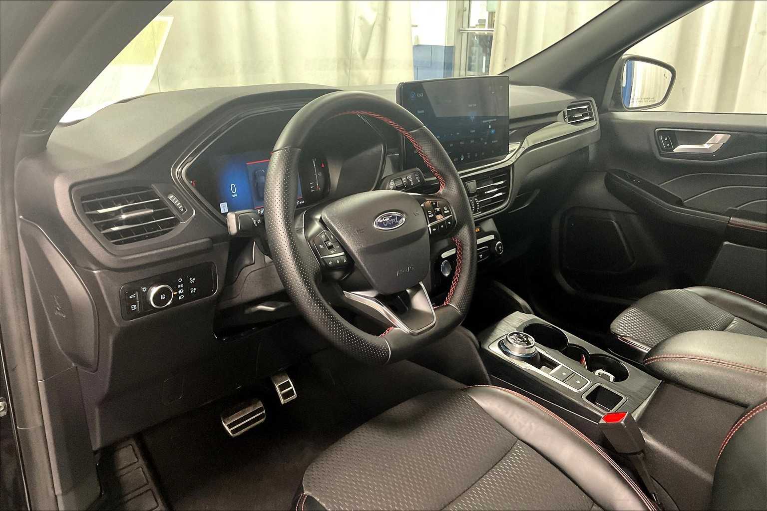 2024 Ford Escape ST-Line Select - Photo 8