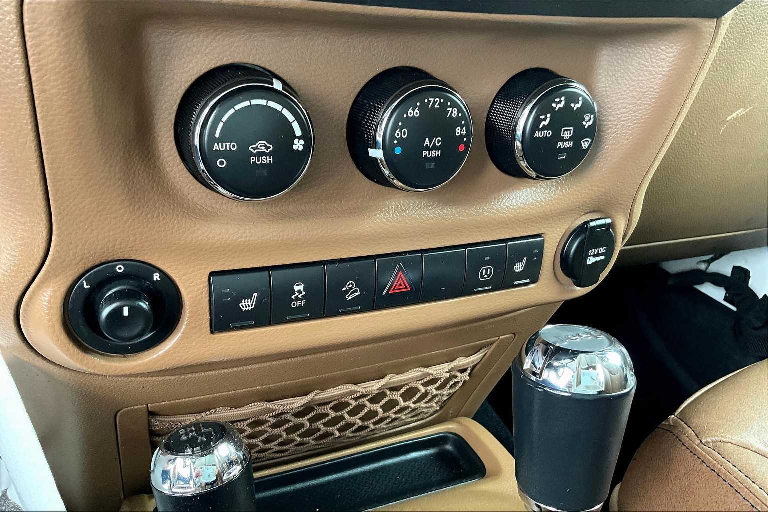 2017 Jeep Wrangler Sahara - Photo 17