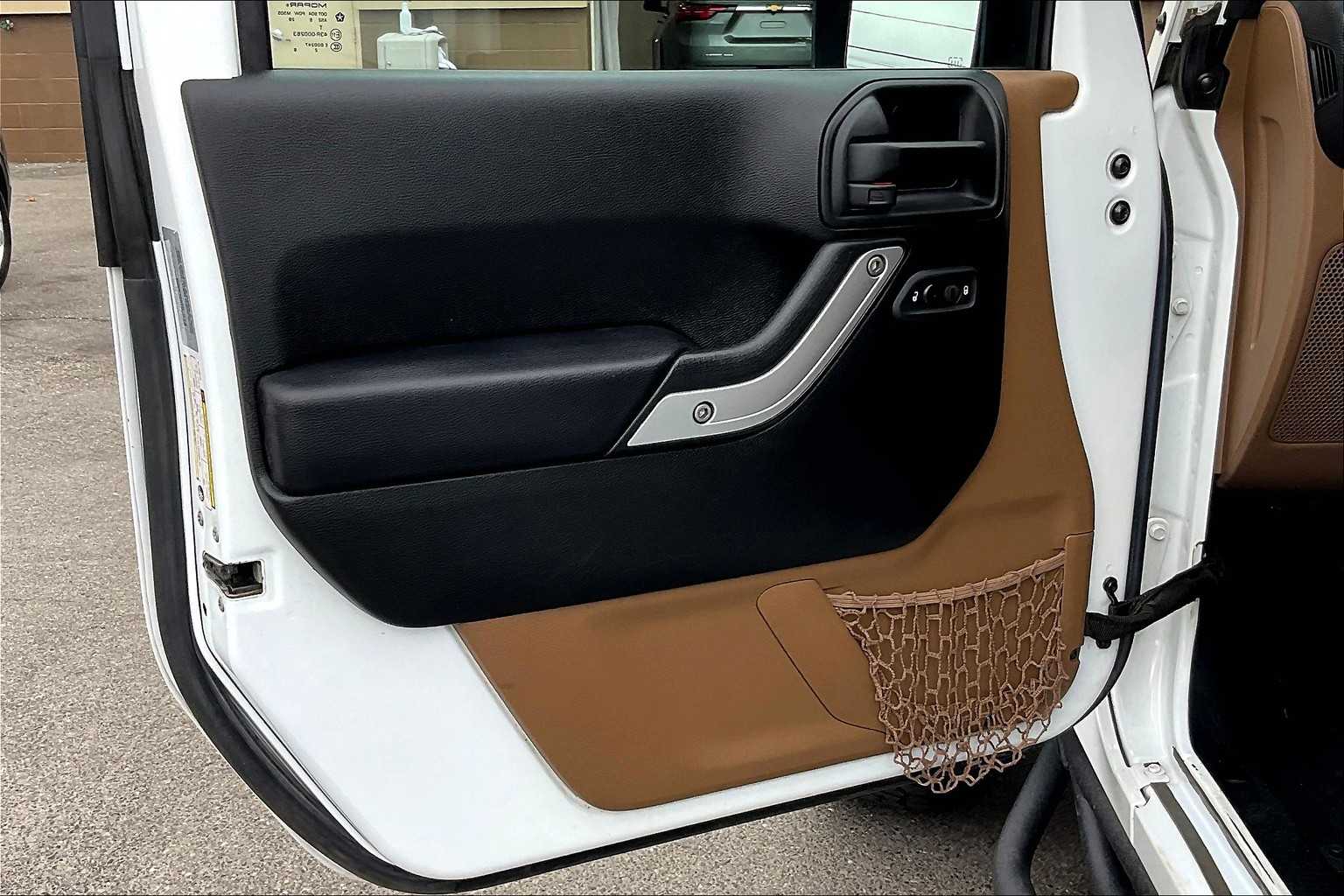 2017 Jeep Wrangler Sahara - Photo 9
