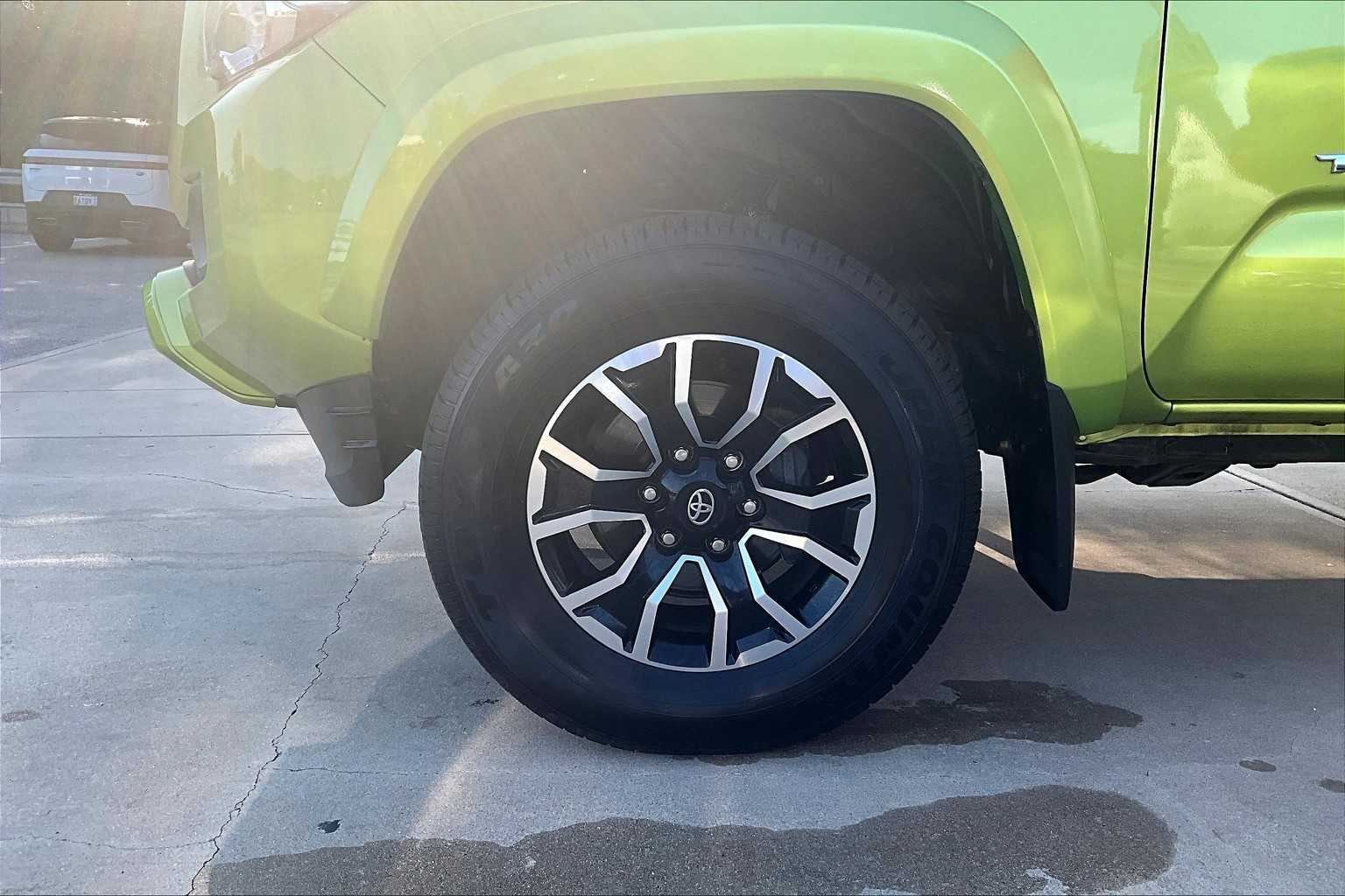 2023 Toyota Tacoma TRD Sport - Photo 7