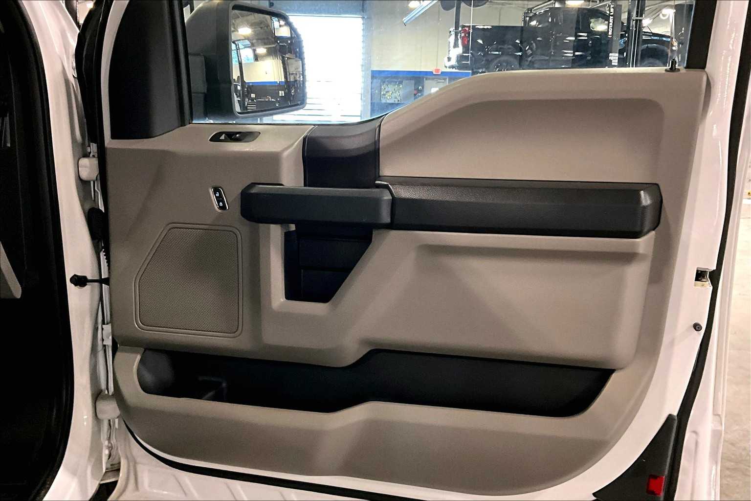 2017 Ford F-150 XL - Photo 12