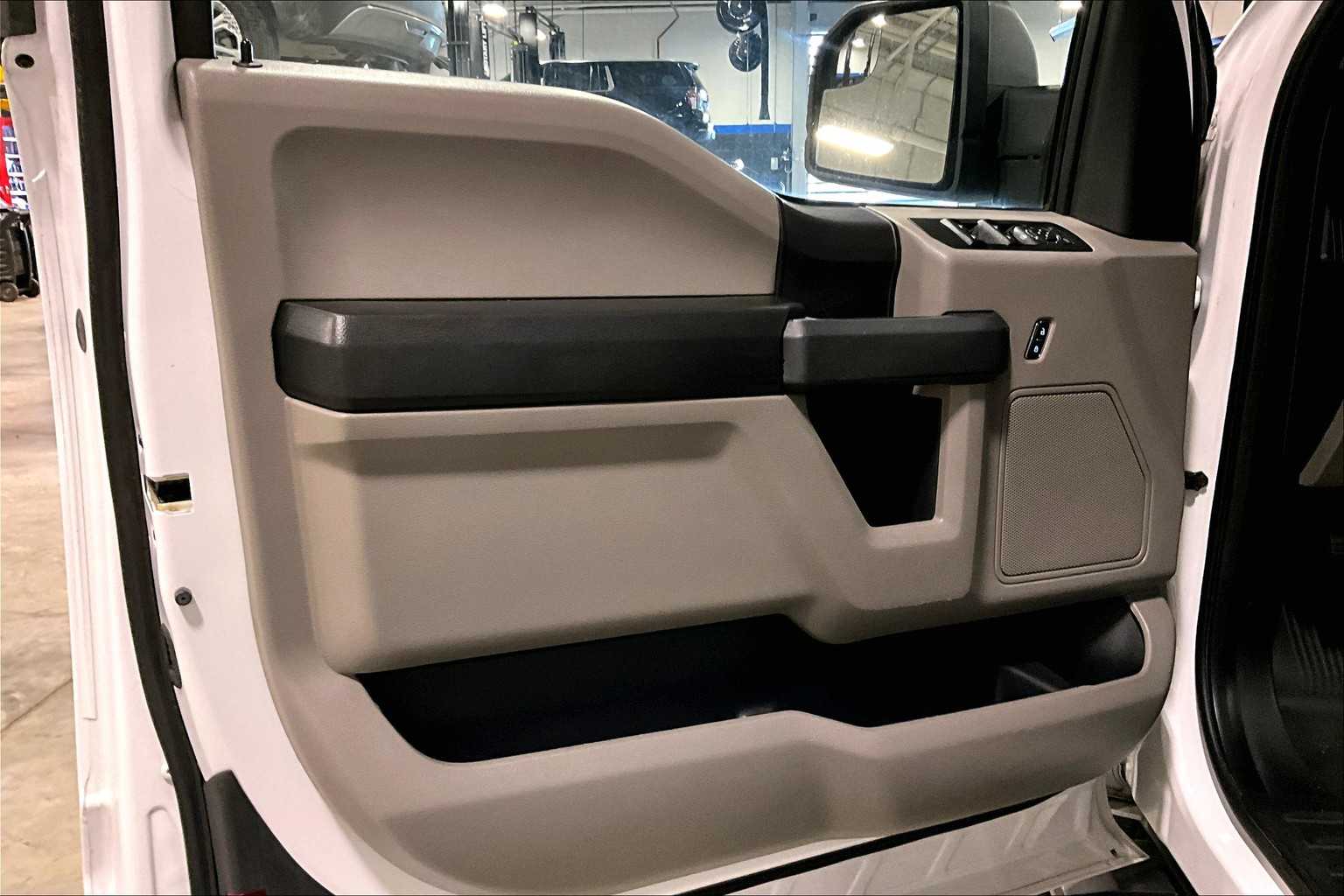 2017 Ford F-150 XL - Photo 9