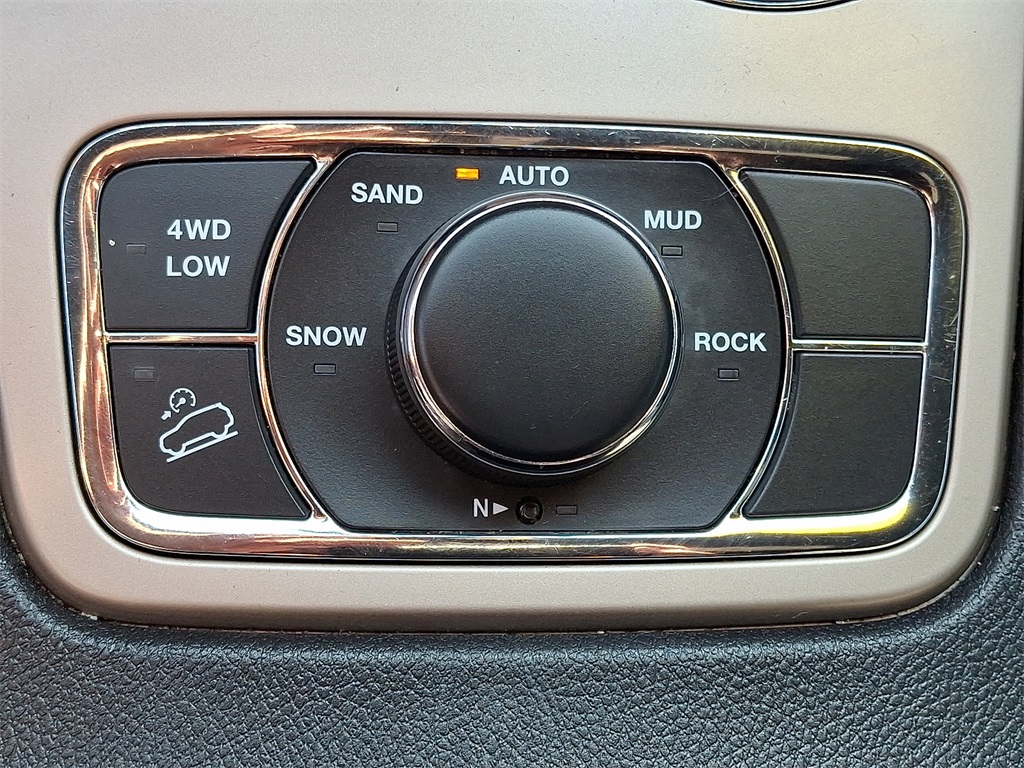 2015 Jeep Grand Cherokee Limited - Photo 23