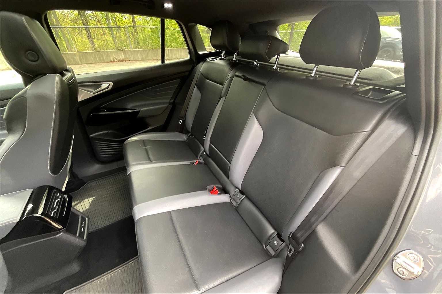 2023 Volkswagen ID.4 Pro S - Photo 15