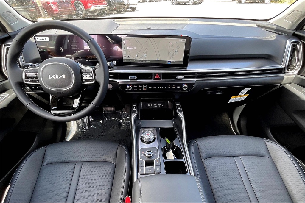 2025 Kia Sorento Hybrid EX - Photo 12