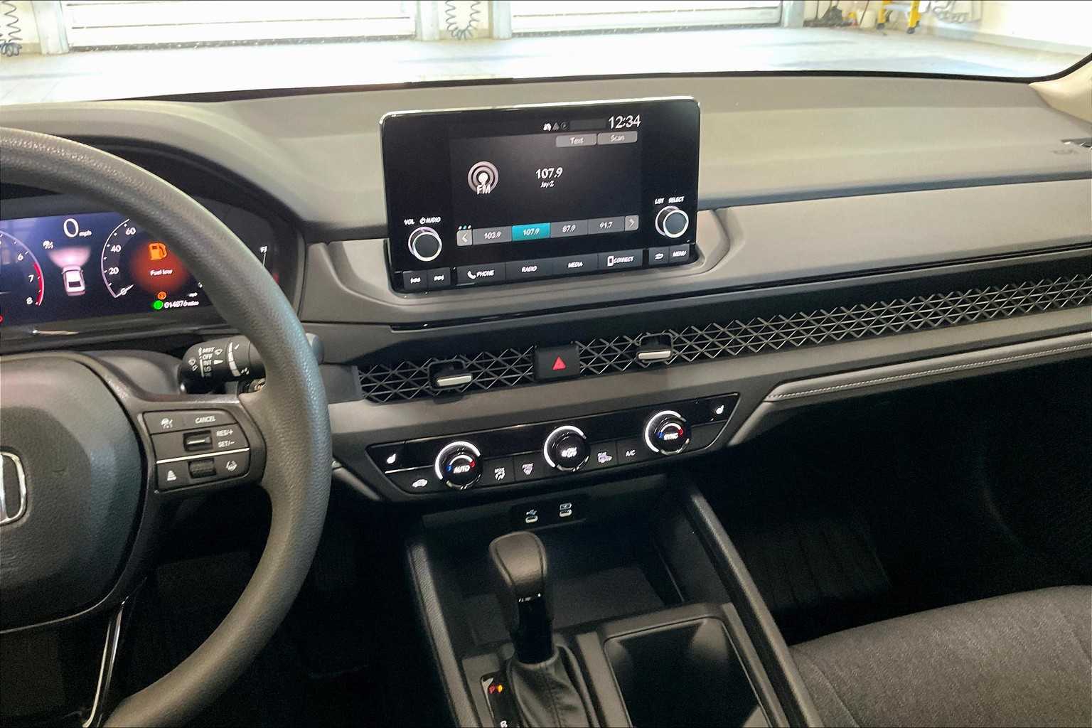 2024 Honda Accord EX - Photo 18