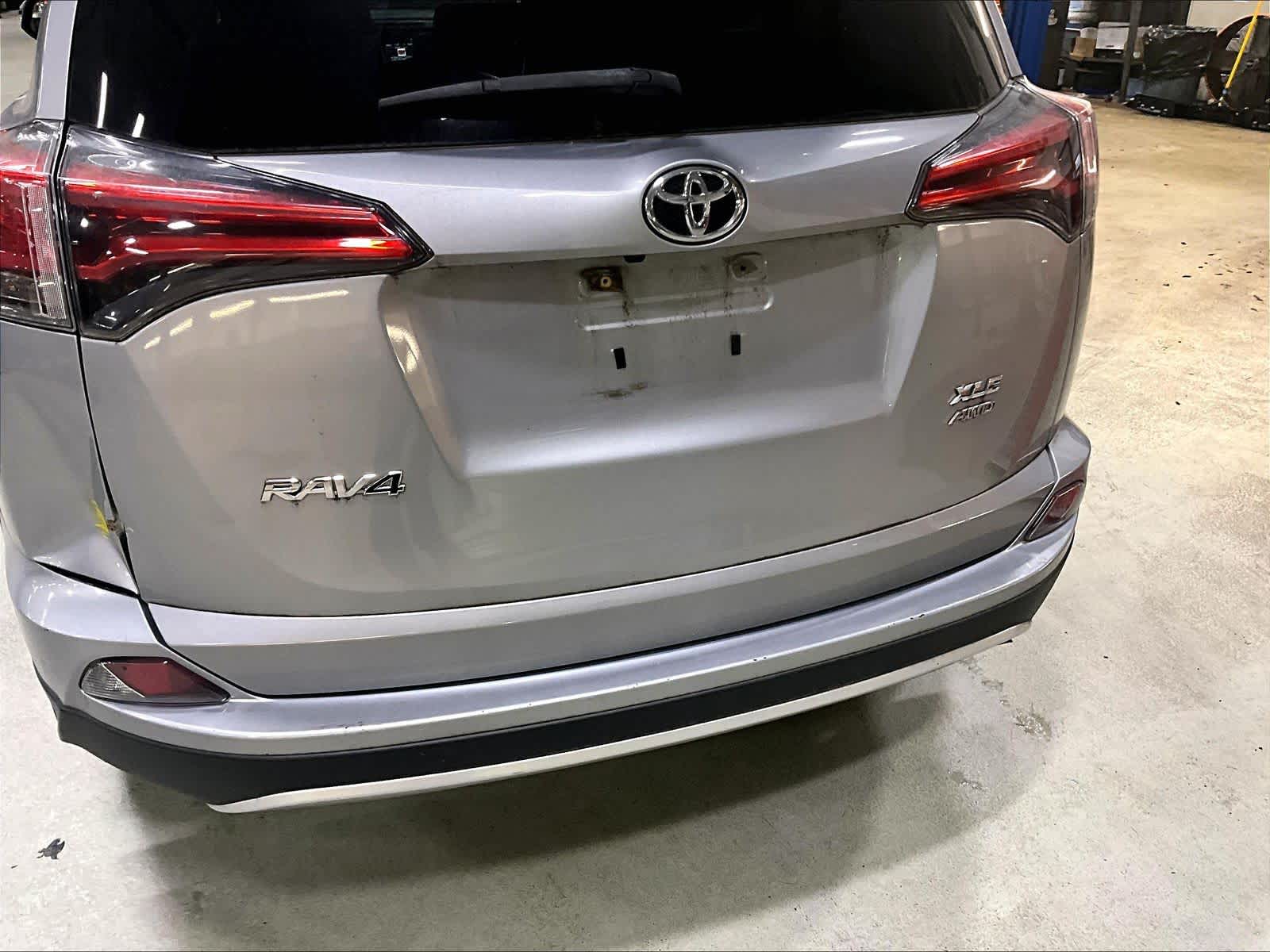 2016 Toyota RAV4 XLE - Photo 7