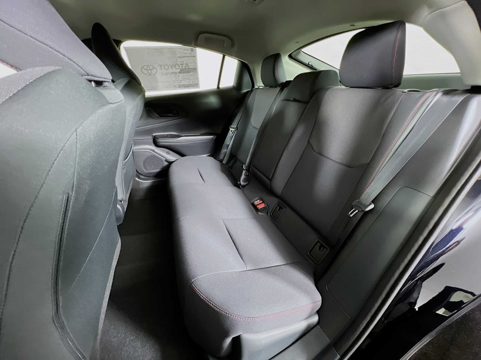 2025 Toyota Prius Plug-In Hybrid SE - Photo 13