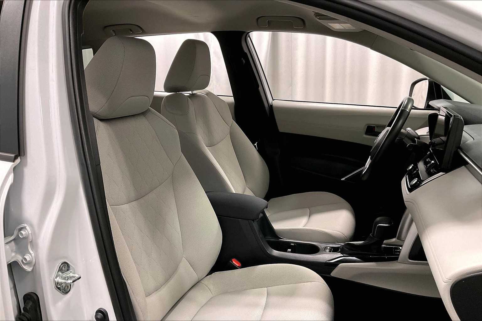 2023 Toyota Corolla Cross LE - Photo 11