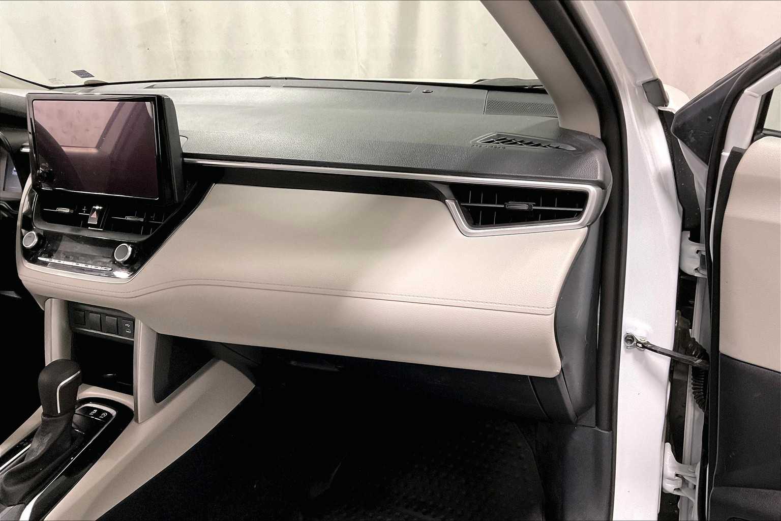2023 Toyota Corolla Cross LE - Photo 13