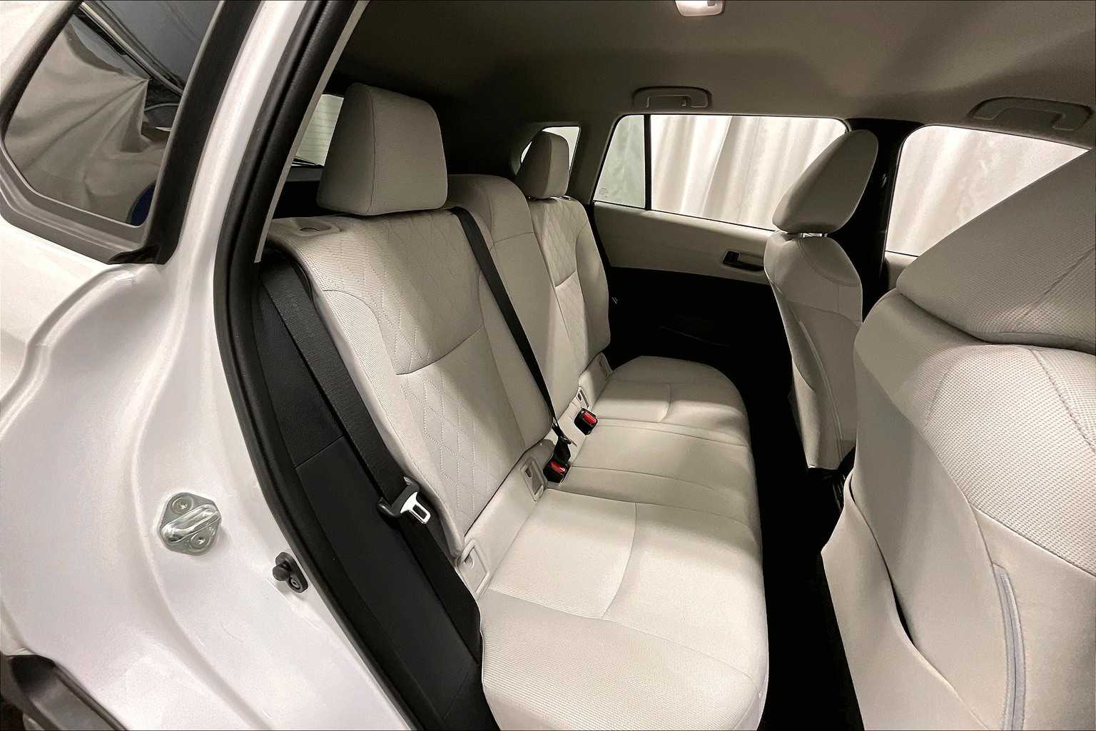 2023 Toyota Corolla Cross LE - Photo 16