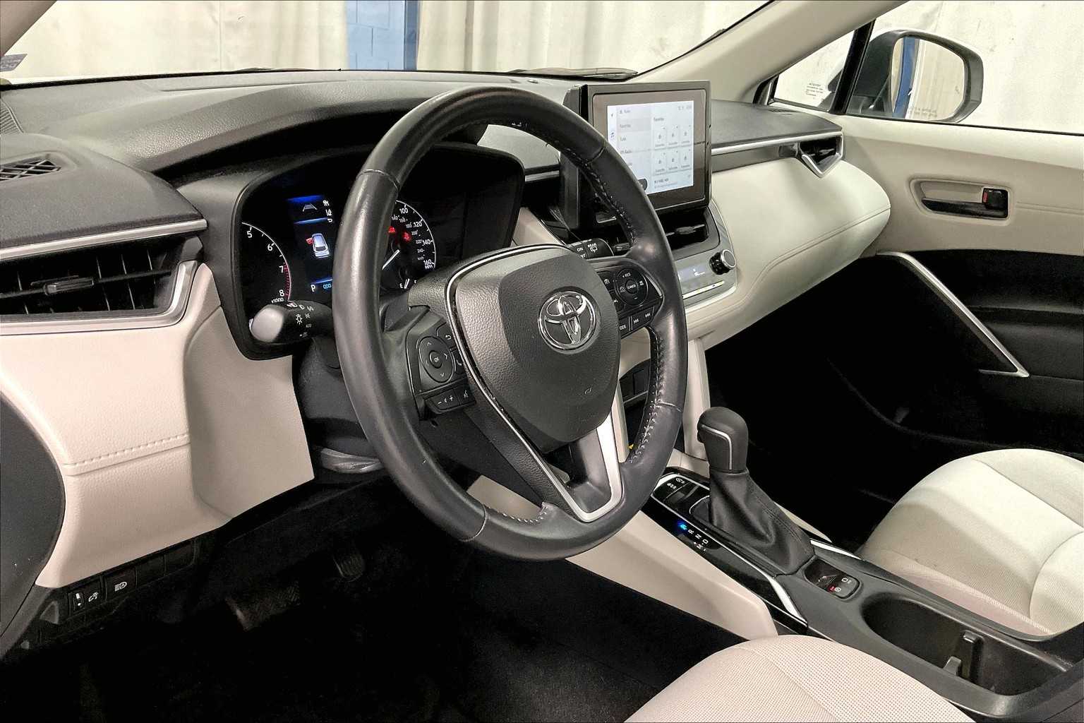 2023 Toyota Corolla Cross LE - Photo 8
