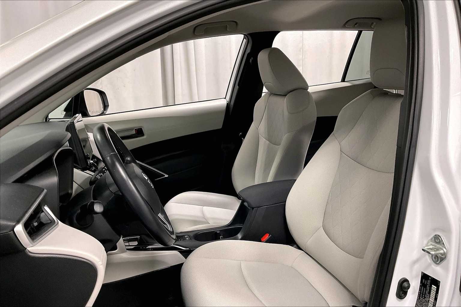 2023 Toyota Corolla Cross LE - Photo 10