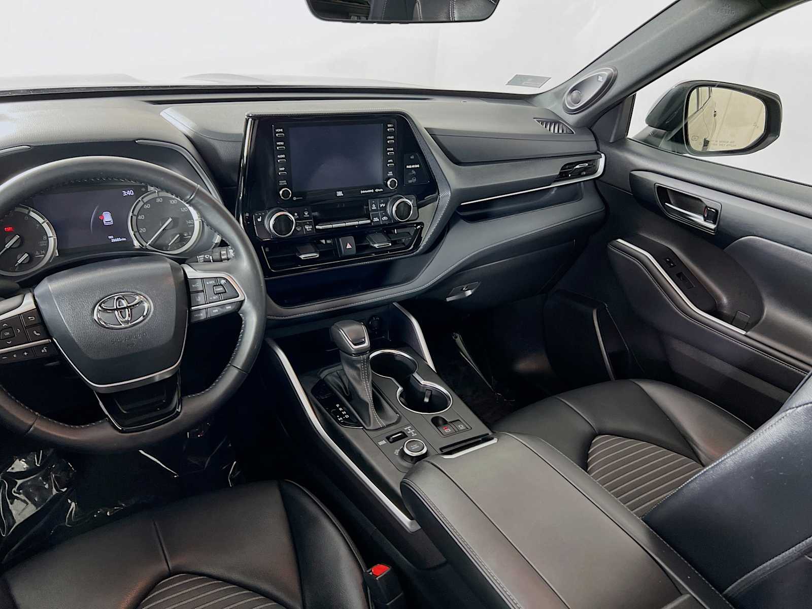 2022 Toyota Highlander XSE - Photo 24