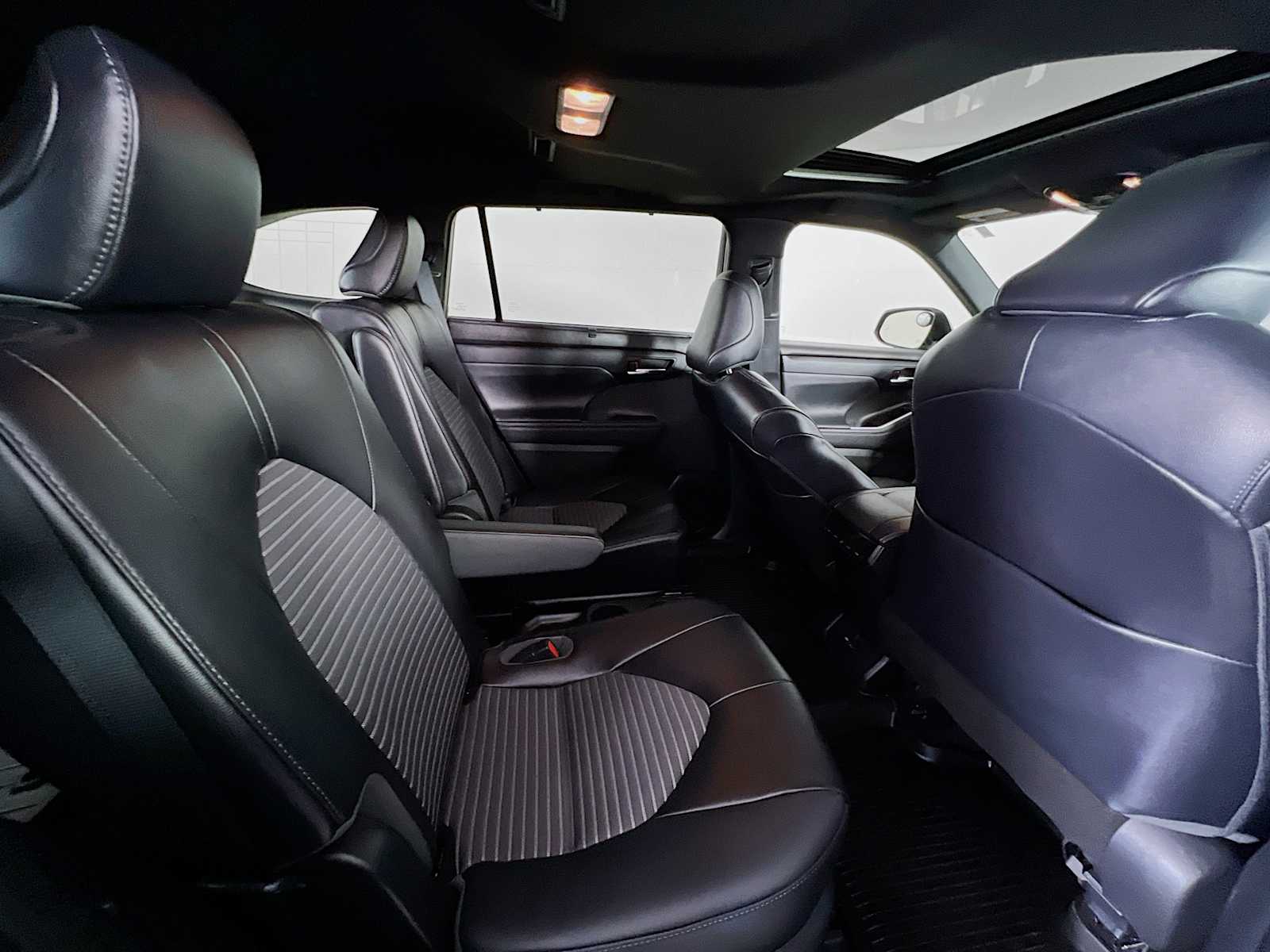 2022 Toyota Highlander XSE - Photo 29