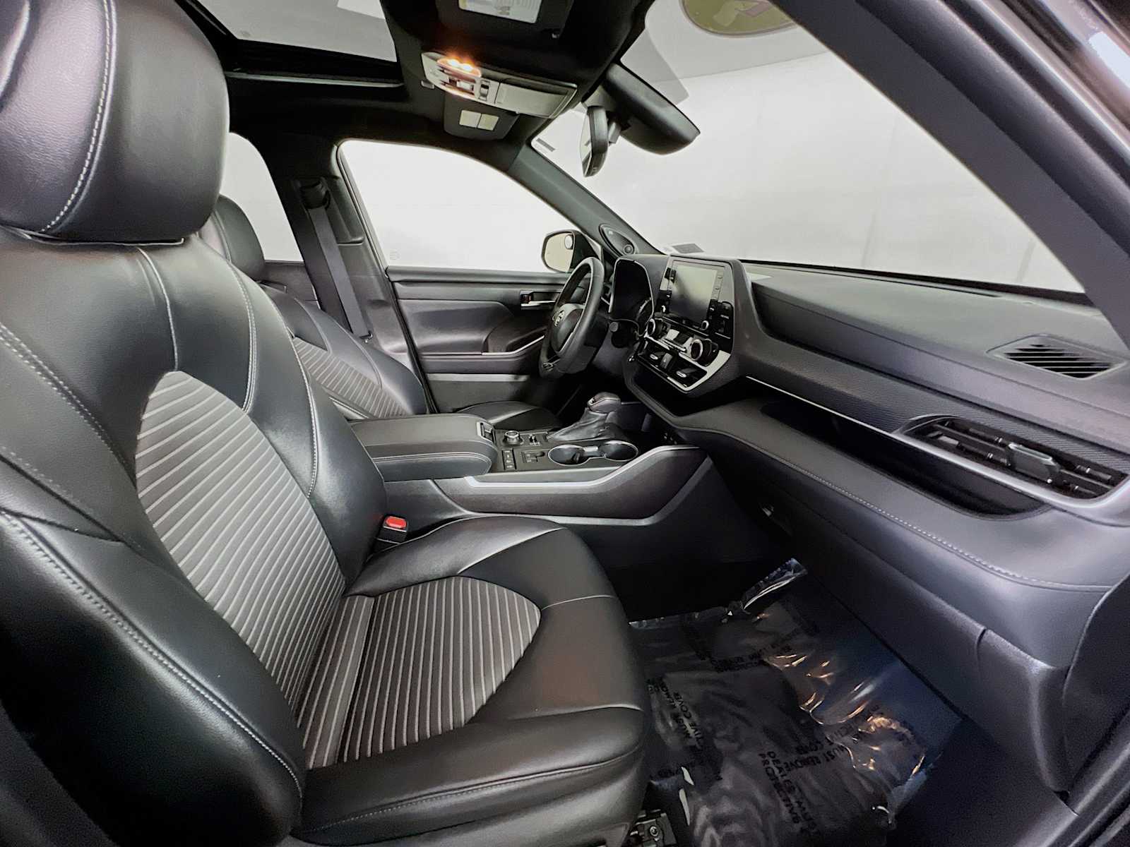 2022 Toyota Highlander XSE - Photo 30