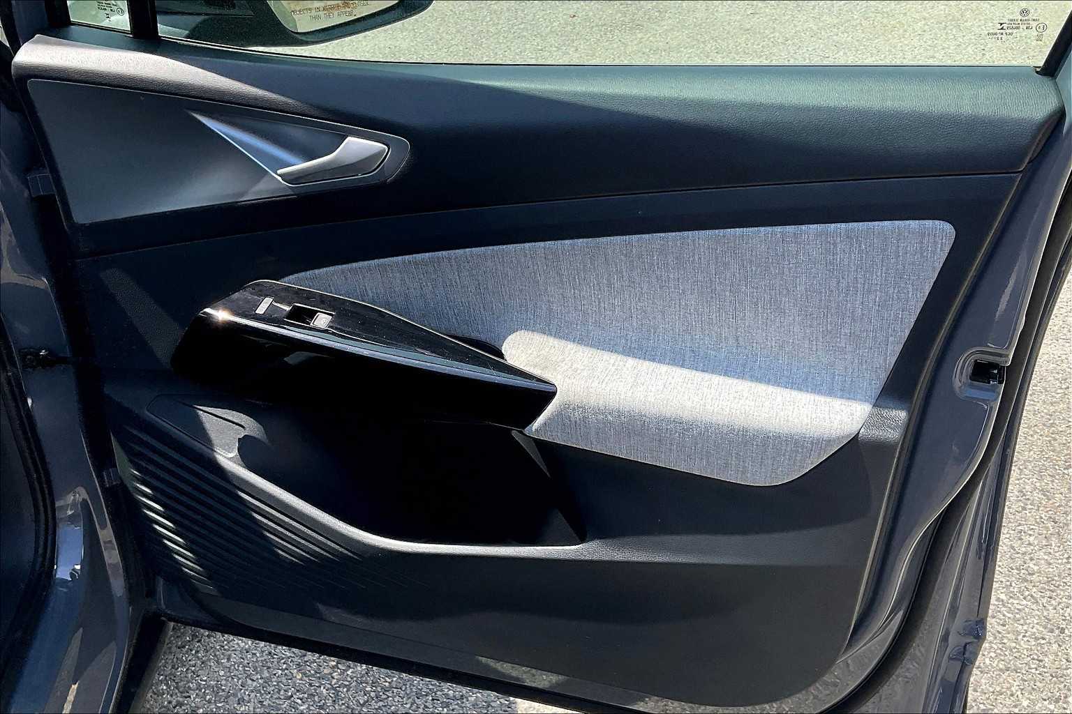 2023 Volkswagen ID.4 Pro - Photo 12